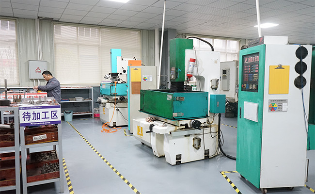 Hunan Meicheng Ceramic Technology Co., Ltd. خط تولید کارخانه